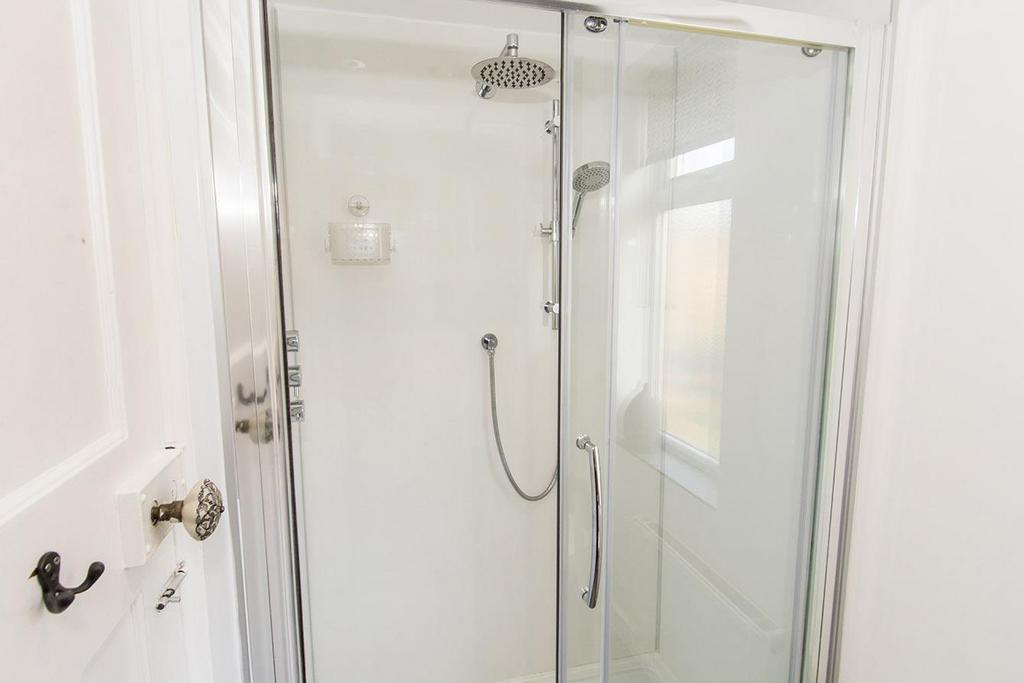 Shower Room (Photo Two)