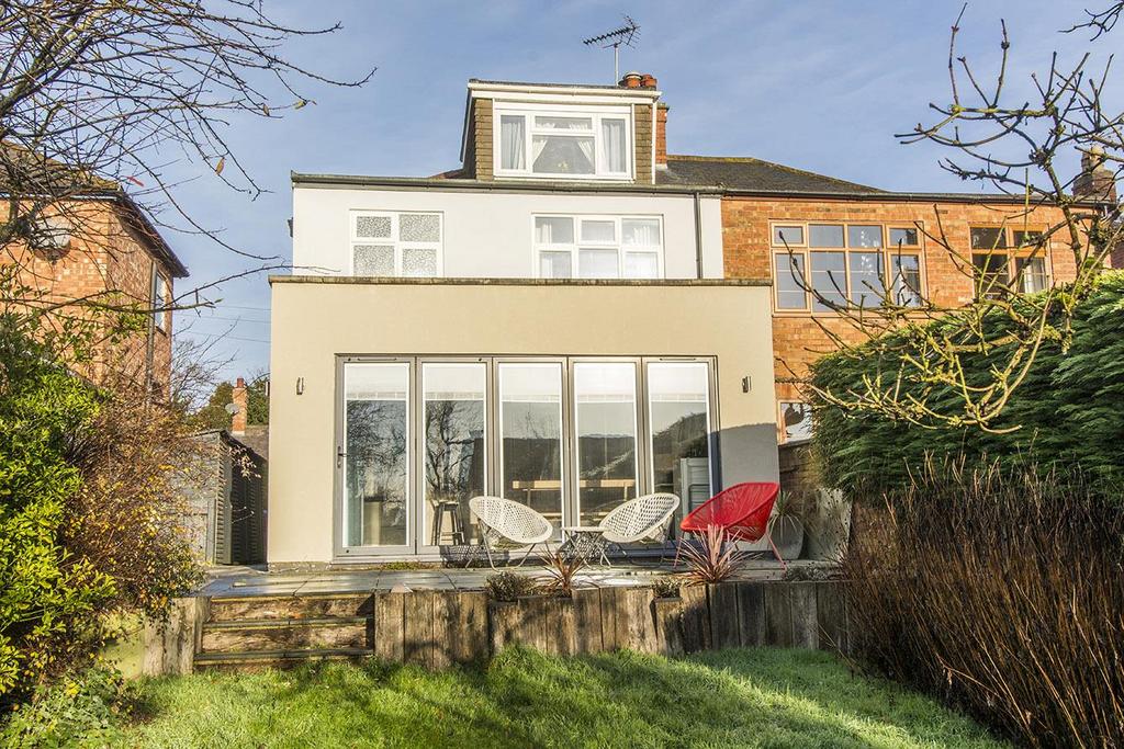 Rear Aspect Photo