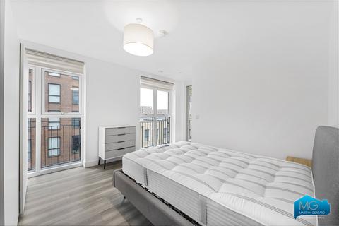 3 bedroom apartment for sale, Lismore Boulevard, Colindale, London, NW9