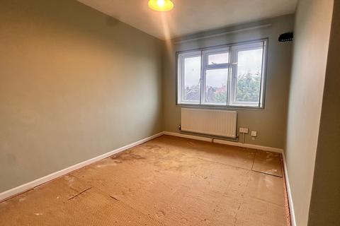 2 bedroom flat for sale, Central Parade, Feltham, TW14