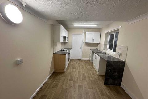3 bedroom semi-detached house to rent, Scunthorpe DN17