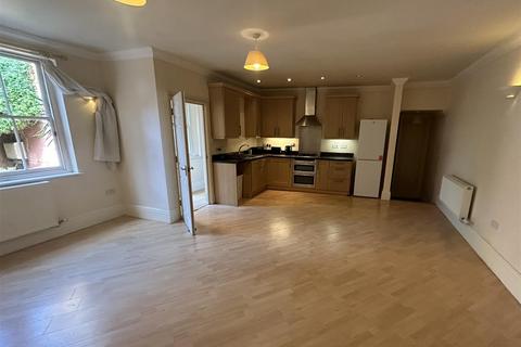 2 bedroom terraced house to rent, Hill House, Lansdowne Hill
