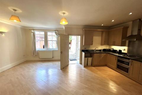 2 bedroom terraced house to rent, Hill House, Lansdowne Hill