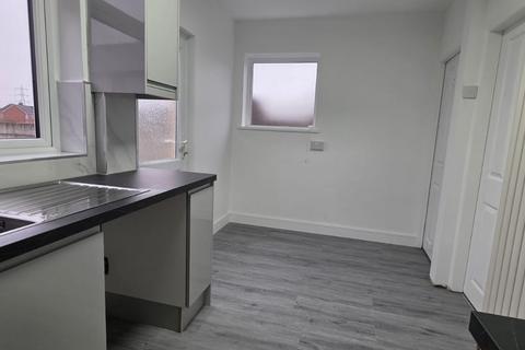 2 bedroom semi-detached house to rent, Queen Street, Moxley, Wednesbury, WS10 8RG