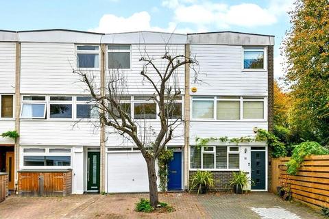 3 bedroom house for sale, Paxton Close, Kew, Surrey, TW9
