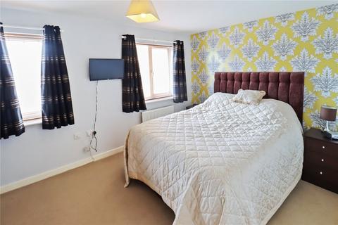 3 bedroom end of terrace house to rent, Russell Close, Tyne and Wear NE28