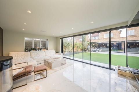 3 bedroom detached house for sale, Montford Road, Sunbury-On-Thames TW16