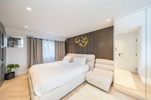 3 bedroom detached house for sale, Montford Road, Sunbury-On-Thames TW16