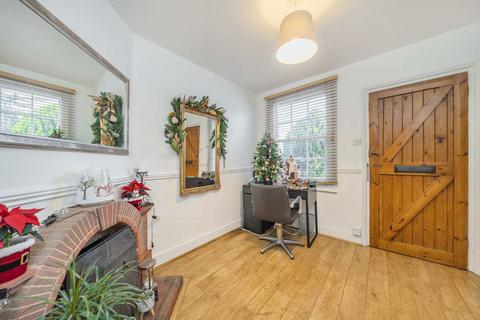 2 bedroom terraced house for sale, Upper Halliford Road, Shepperton TW17