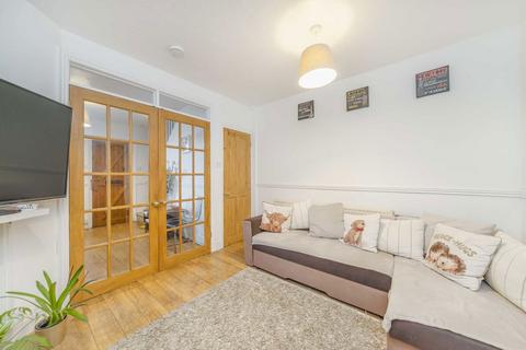 2 bedroom terraced house for sale, Upper Halliford Road, Shepperton TW17
