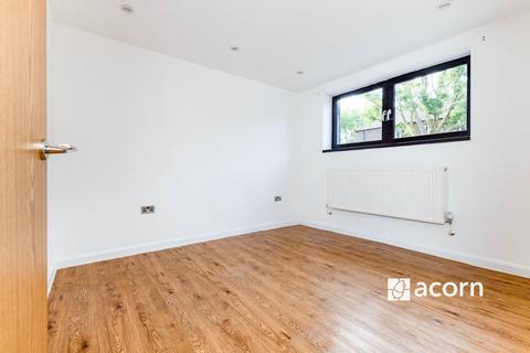 2 bedroom flat to rent, Webster Road Rotherhithe SE16