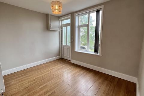 3 bedroom terraced house to rent, Top Road, Lower Cumberworth, Huddersfield
