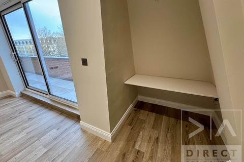 2 bedroom apartment to rent, The Parade, Epsom KT18