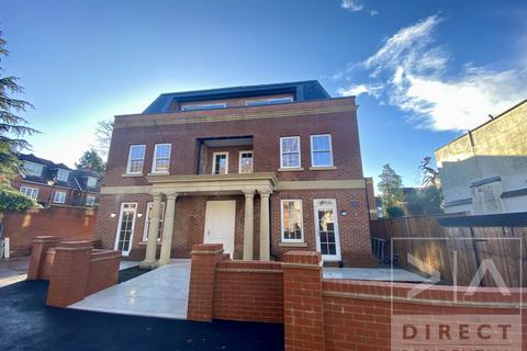 2 bedroom apartment to rent, The Parade, Epsom KT18