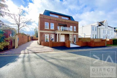 2 bedroom apartment to rent, The Parade, Epsom KT18