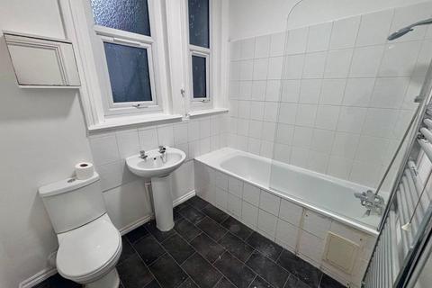 2 bedroom flat to rent, Hertford Road, Enfield EN3