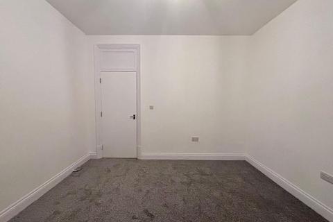 2 bedroom flat to rent, Hertford Road, Enfield EN3