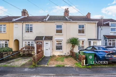 2 bedroom terraced house to rent, Gordon Road, Fareham, PO16