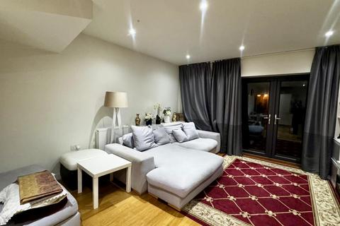 undefined, Potters Road,  Southall, UB2