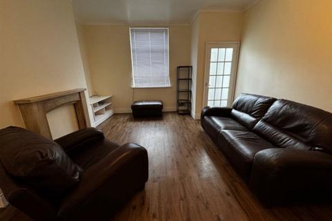 2 bedroom terraced house to rent, Park View, Langley Moor, Durham, DH7