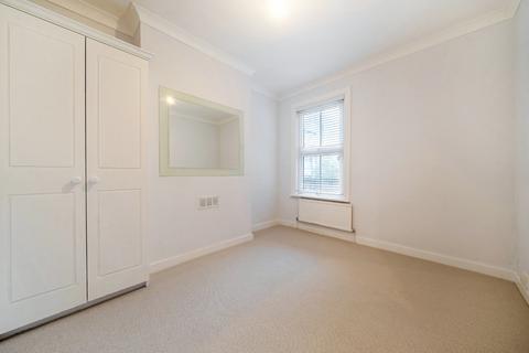 2 bedroom flat to rent, Oaklands Grove, London, W12