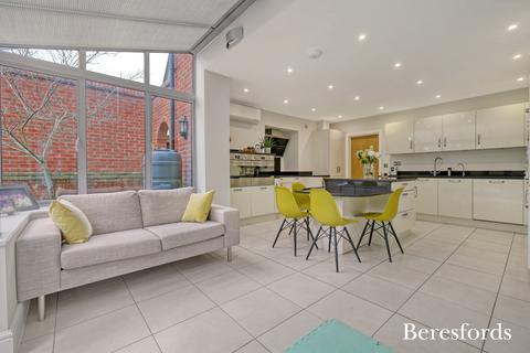 5 bedroom detached house for sale, Woodland Way, Edney Common, CM1