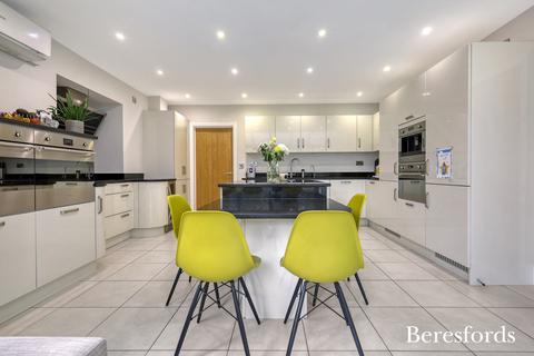 5 bedroom detached house for sale, Woodland Way, Edney Common, CM1