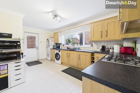 4 bedroom detached house for sale, Gunnell Close, Stafford ST16