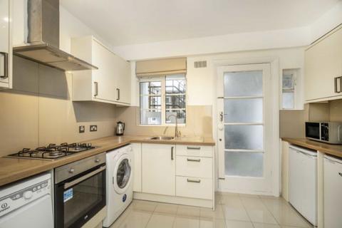 3 bedroom flat to rent, Woodside, London SW19