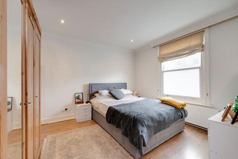 3 bedroom detached house to rent, Wells House Road, London NW10