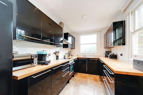 3 bedroom detached house to rent, Wells House Road, London NW10