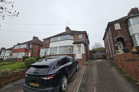 3 bedroom semi-detached house to rent, Dyas Avenue, Birmingham B42