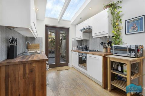 2 bedroom terraced house for sale, Morley Avenue, London, N22