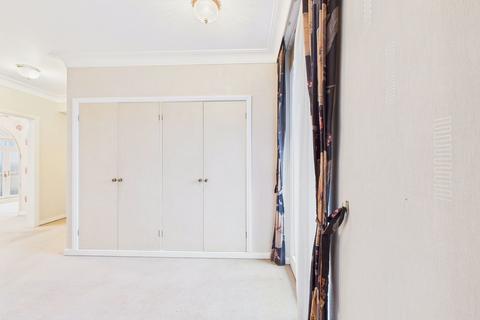 3 bedroom apartment for sale, Montagu Court, Gosforth, Newcastle upon Tyne, NE3