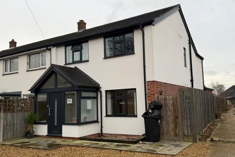4 bedroom semi-detached house to rent, Fareham Road, Hampshire PO13