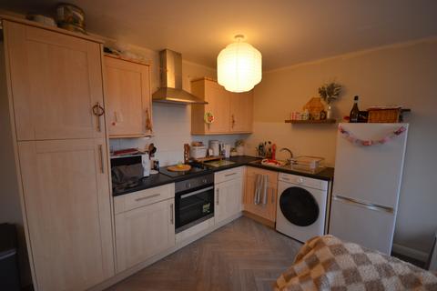 2 bedroom flat for sale, Hawthorn Road, Kettering, NN15
