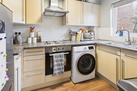 2 bedroom flat for sale, 2 Bed First Floor Flat, Neptune Drive, Bridlington, YO16 4EF
