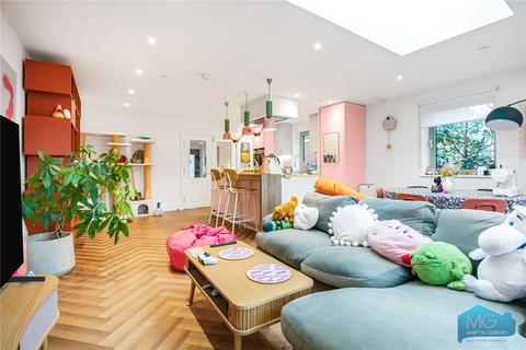 3 bedroom detached house for sale, Willow Walk, London, N21