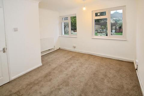 2 bedroom flat to rent, Kimberley Close, Bristol BS16