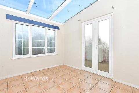 4 bedroom semi-detached house for sale, Gloucester Road, Maidstone, Kent