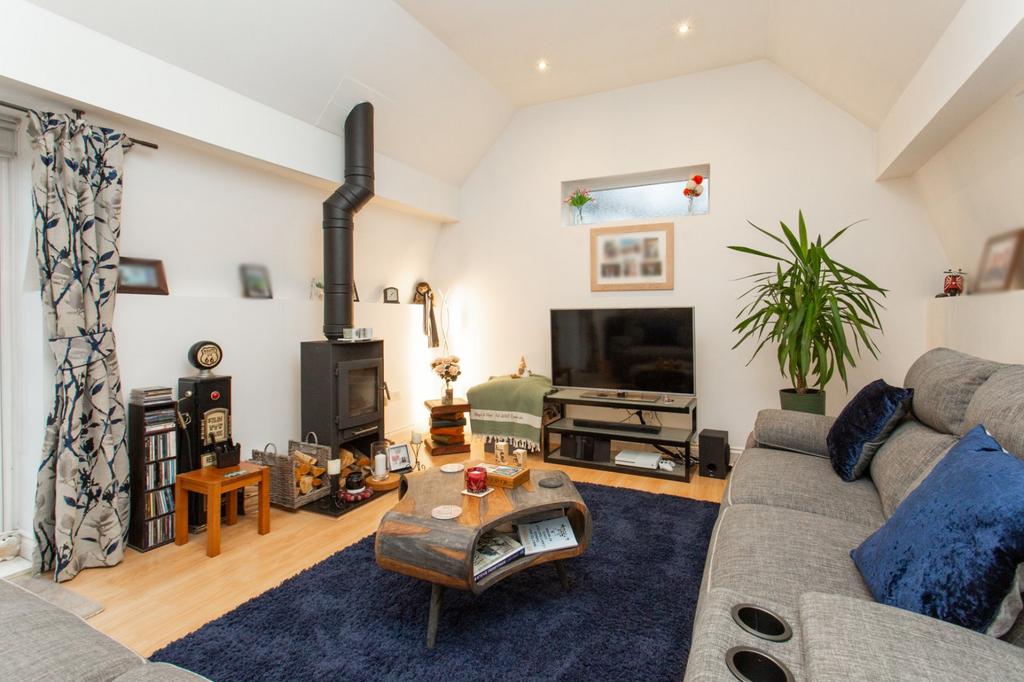 House in Herne Bay, Hunter's Forstal, Mickleburgh Hill - View 2