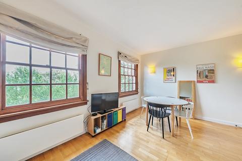 2 bedroom flat to rent, Scott Avenue, London, SW15