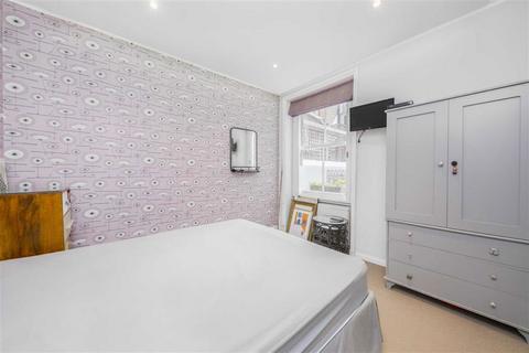 1 bedroom flat to rent, Dove Mews, London SW5
