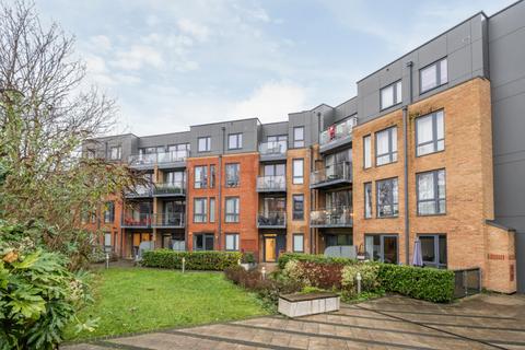 2 bedroom flat to rent, Boundaries Road, London, SW12