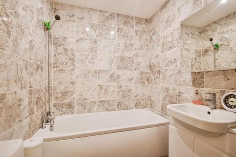 2 bedroom flat for sale, Grant Road, Harrow