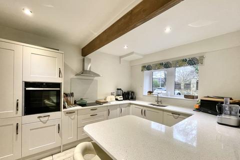 4 bedroom character property for sale, Grimescar Road, Huddersfield, HD2