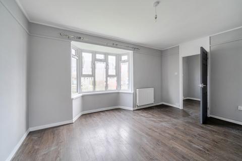 3 bedroom semi-detached house to rent, Lipscombe Rise, Hampshire GU34