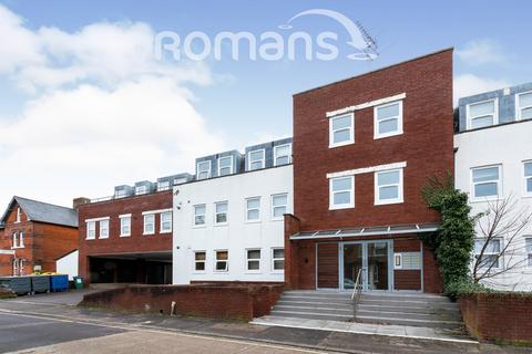 2 bedroom flat to rent, Darwell House, Essex Road, Basingstoke, RG21