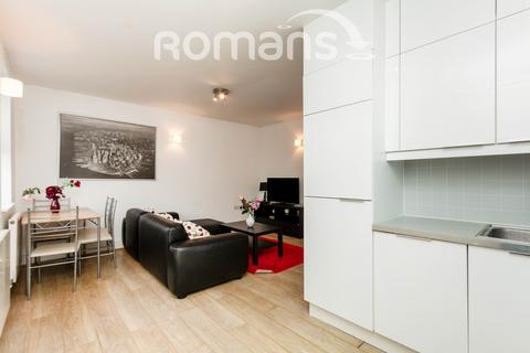 2 bedroom flat to rent, Darwell House, Essex Road, Basingstoke, RG21