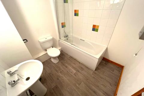 1 bedroom in a house share to rent, Russell Road, Nottingham NG7